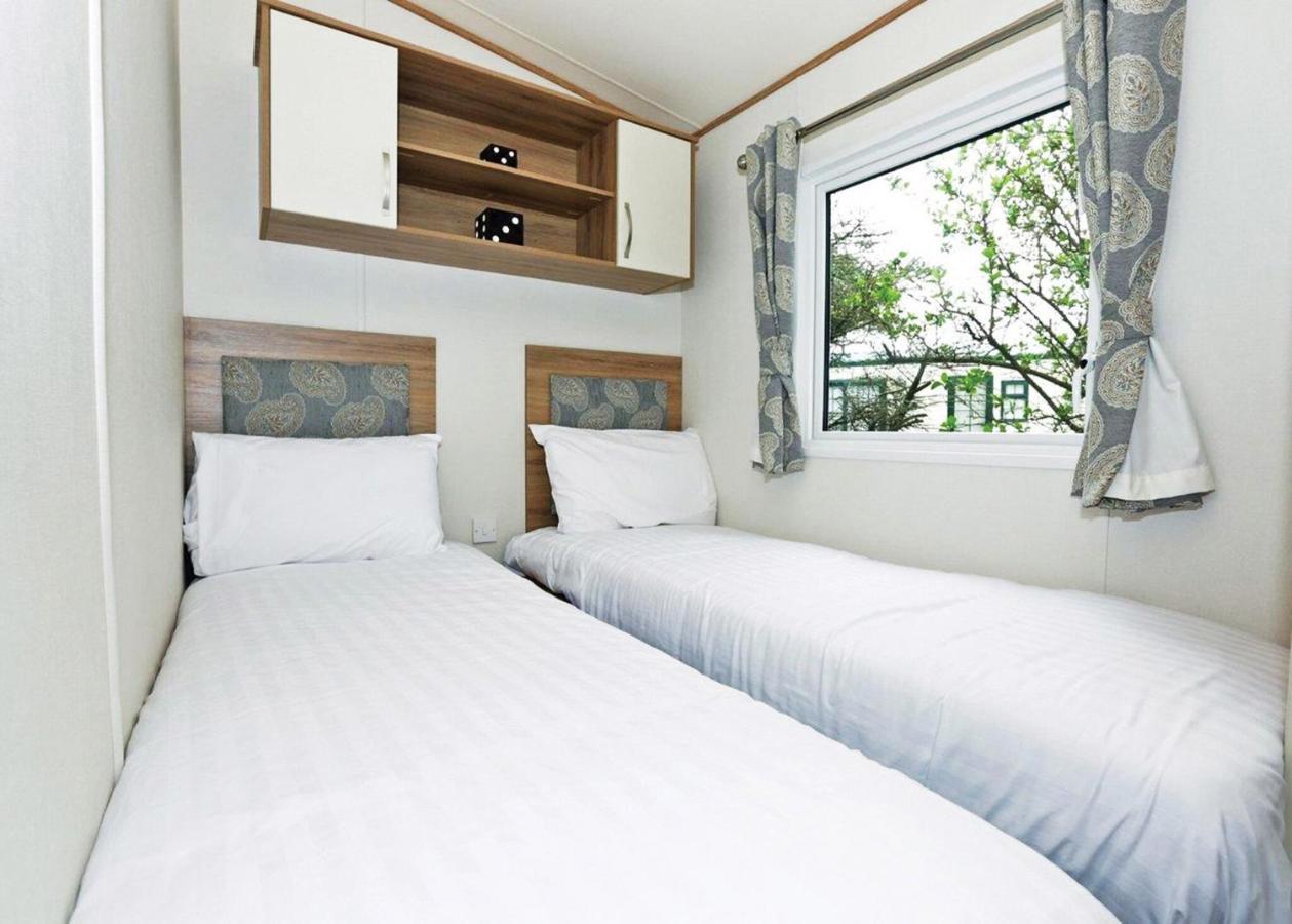 Barmouth Bay Holiday Park Llanddwywe Екстериор снимка